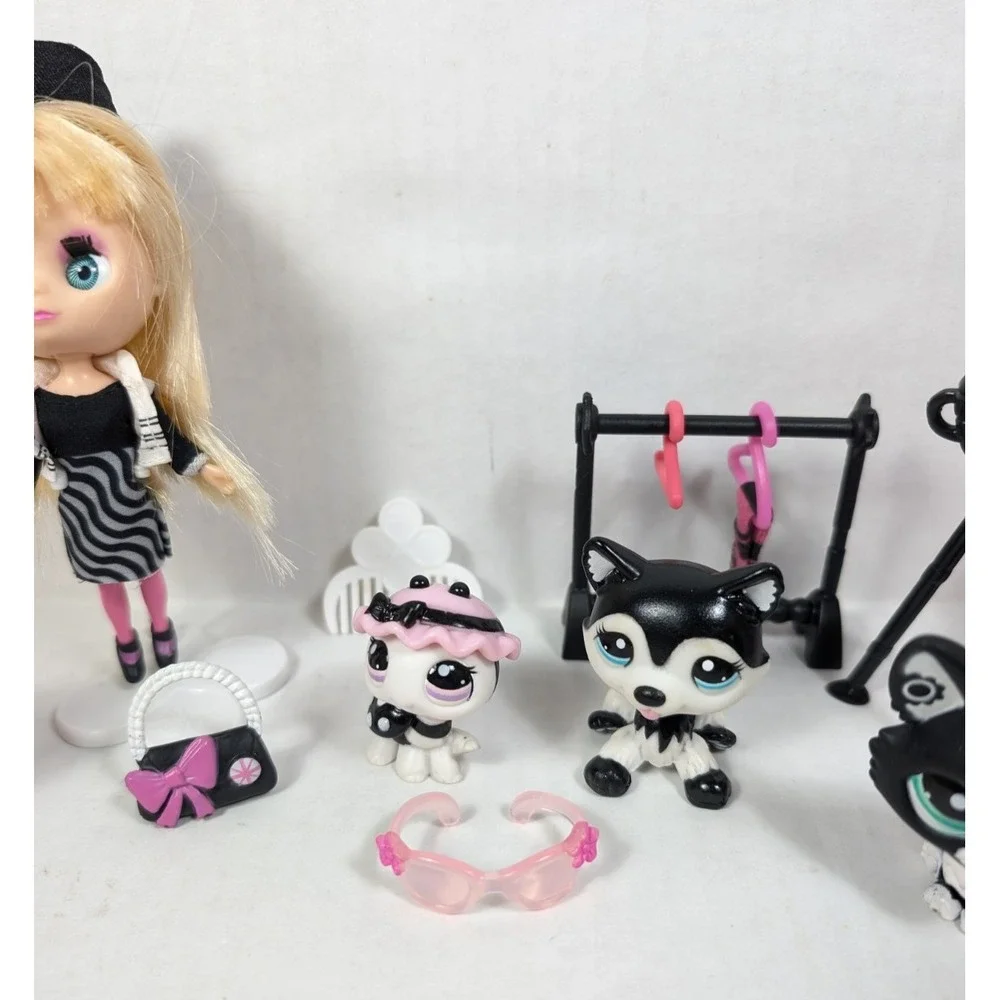Littlest Pet Shop Blythe Fashion Shoot NEARLY COMPLETE Black & White Collection